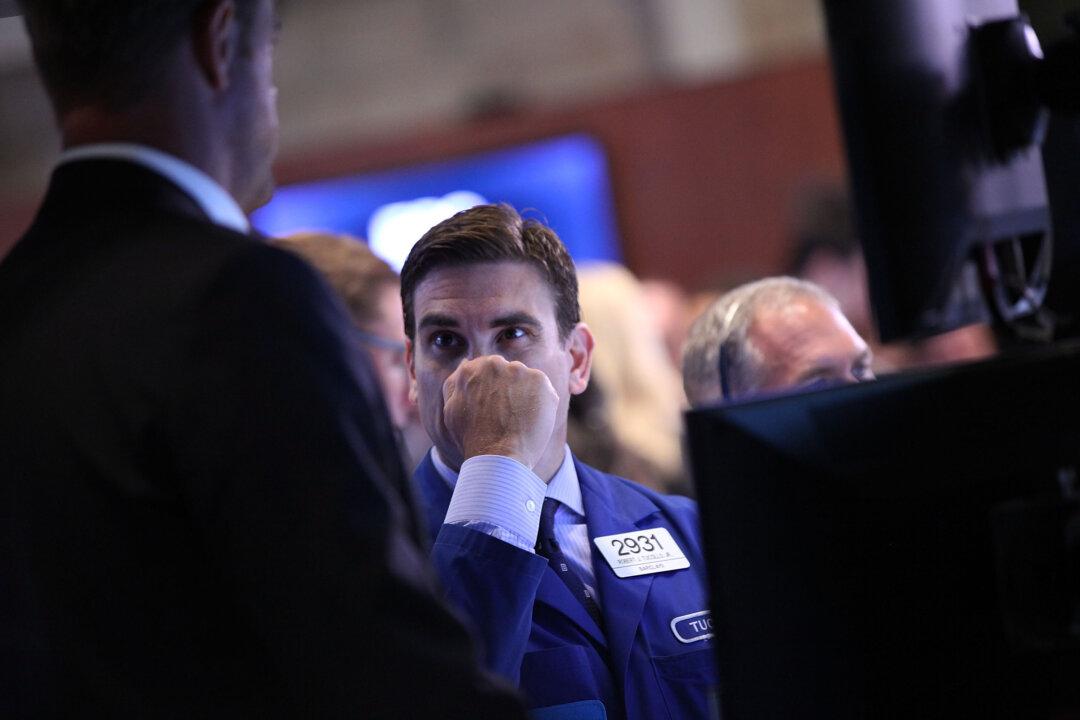 US Stocks Fall After Greek ‘No’ Vote; European Markets Sink