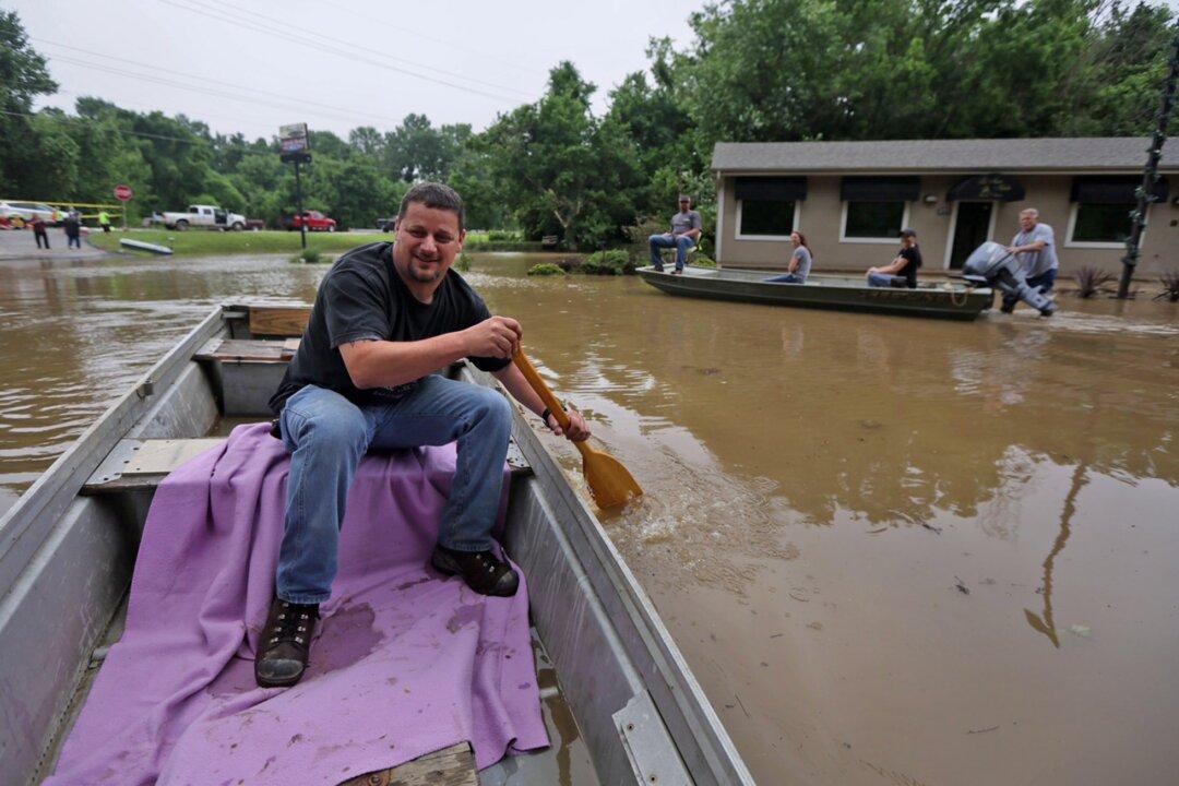 Are Flood Levels in U.S. Midwest 5 Feet Too Low?