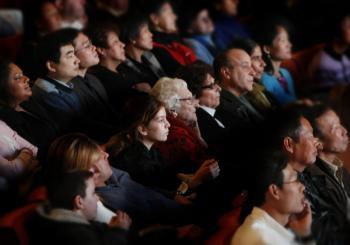‘The Splendor’ Opens New World for Financial Investigator