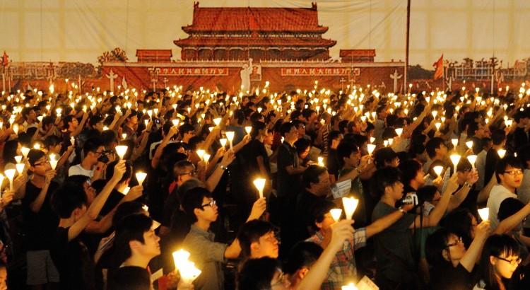 Tiananmen Square Massacre Candlelight Vigil in Hong Kong 180,000-Strong