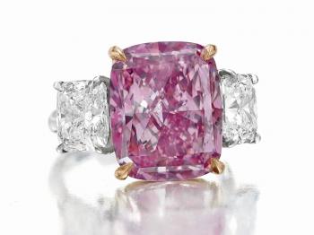 Pink Diamond, 10-Carat Gem, Goes Unsold at Christie’s Auction (PHOTO)