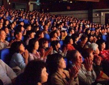 Shen Yun Can Enhance People’s Wisdom