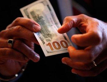 New 100 Dollar Bill Features 3D Security Ribbon