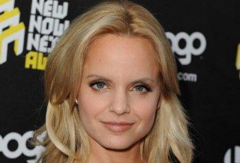 Mena Suvari, American Beauty Star, Weds In Vatican City