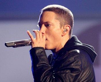 Eminem Nabs Two Grammys, Including Best Rap Album for ‘Recovery’