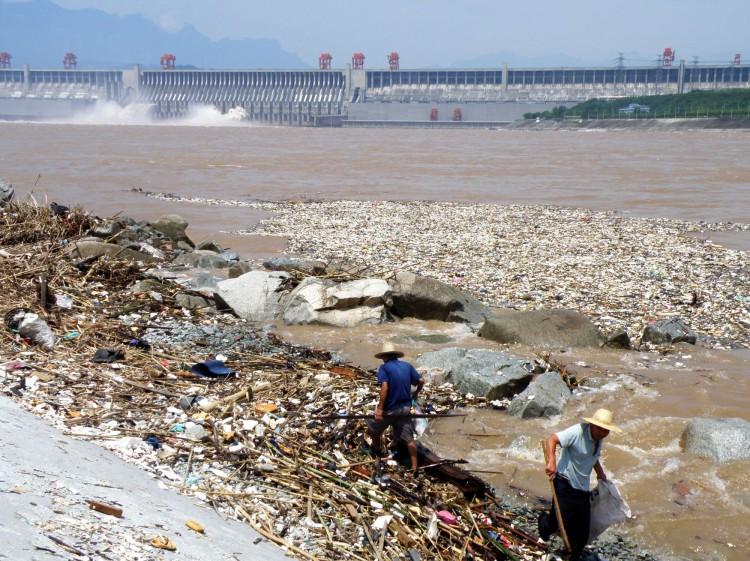 Yangtze River Pollution Imperils Hundreds of Millions