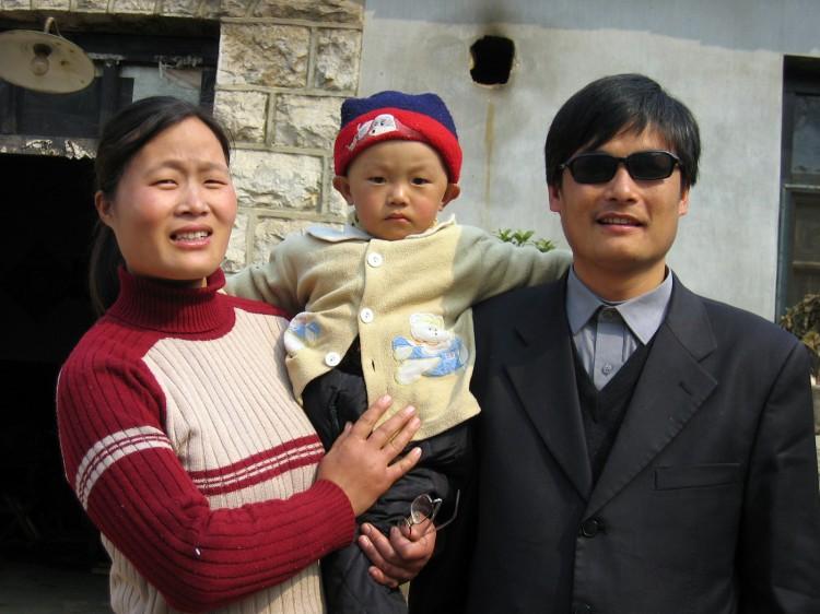 Chen Guangcheng Receiving Passport in 15 days