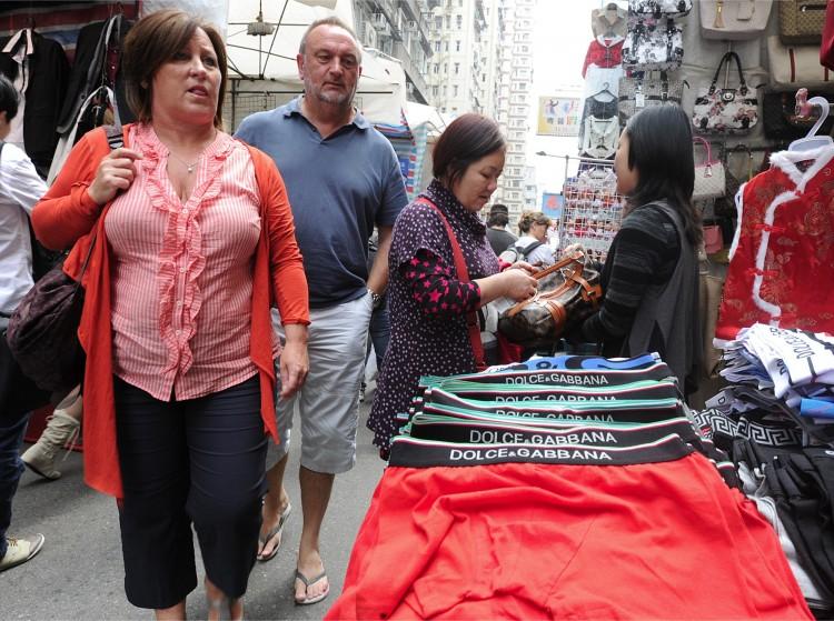 Holiday Shopping Highlights Counterfeiting Concerns