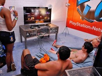 Sony Outlook Bearish as Company Takes Heat for PSN Breach