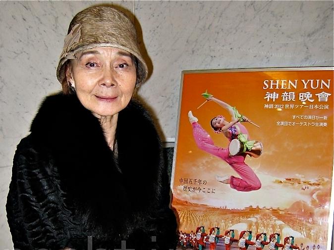 Former Ballet Dancer Takagi Reiko Adores Shen Yun’s Vocalists