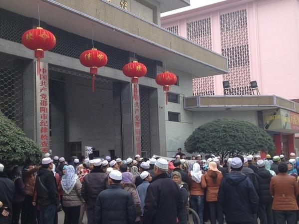 Chinese Villagers Fight Land Grab by Officials Working With Developers