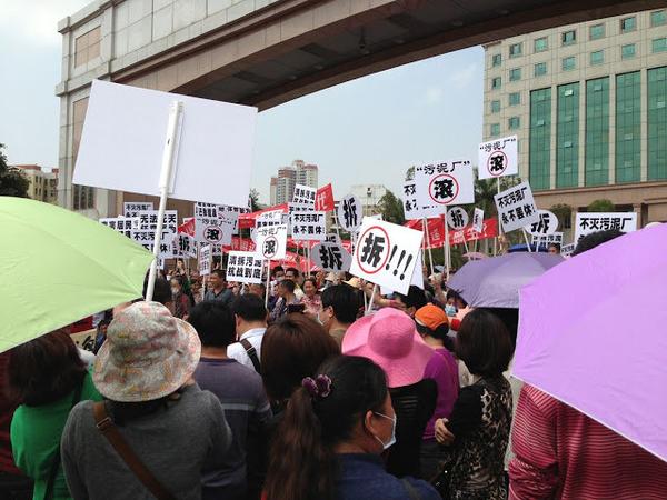 Stench of Sewage Sparks Protests in Guangdong