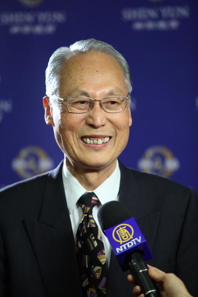 Sculptor Praises Shen Yun as a Compound of Arts