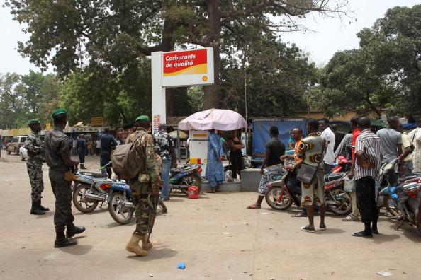 Thousands of Demonstrators Support Mali Junta