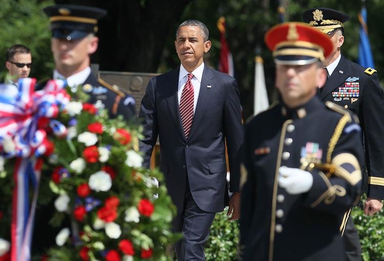 Obama Honors Fallen Troops at Arlington National Cemetery