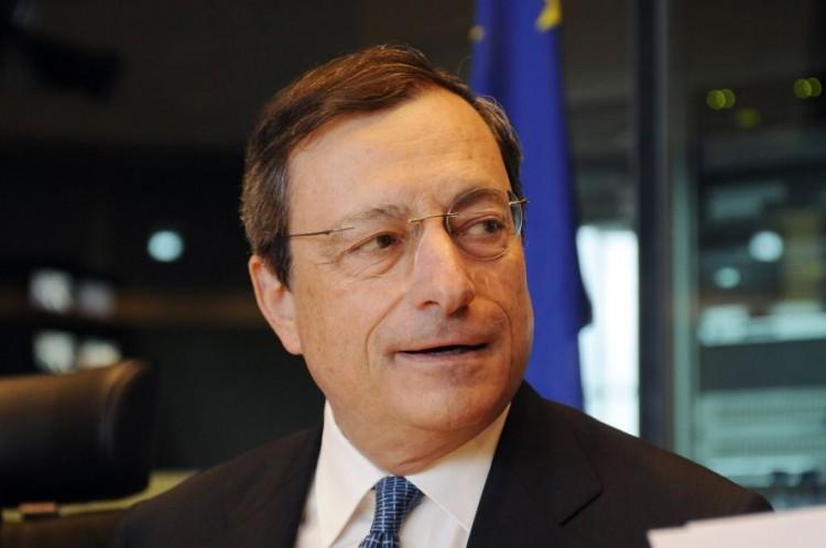European Central Bank’s Draghi Hints at Easing