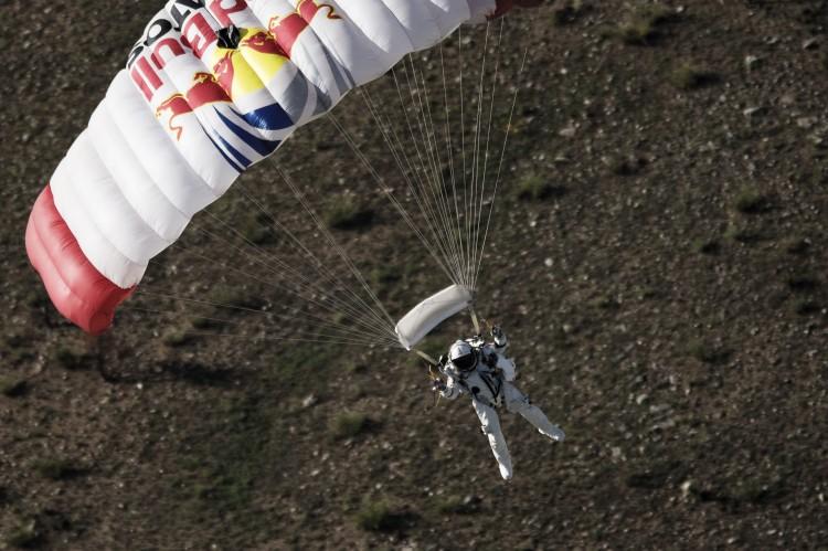 120,000-Foot Skydive Aborted Due to Winds