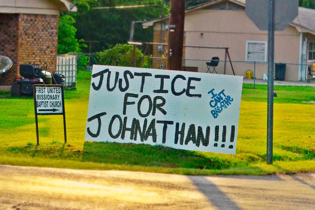 FBI Aiding Inquiry of Man’s Death After Police Encounter