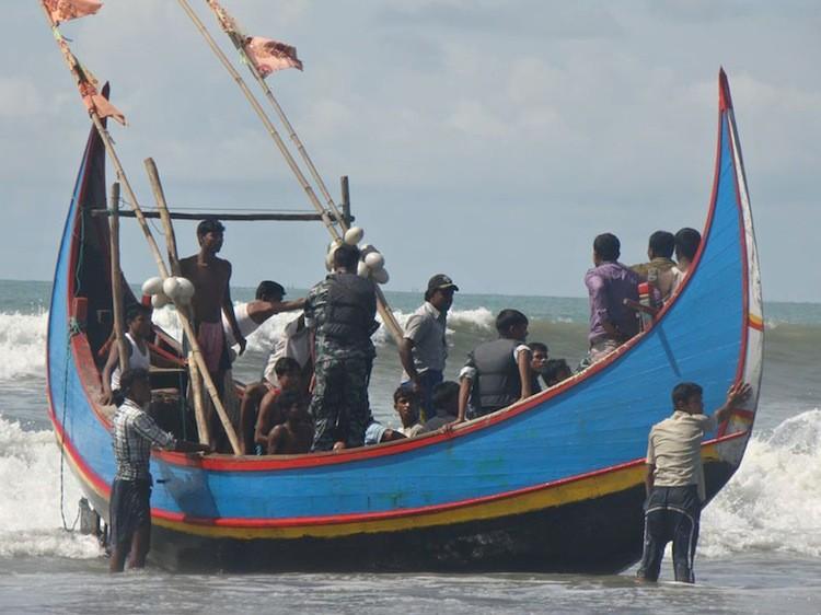 Refugee Boat Capsizes Off Bangladesh