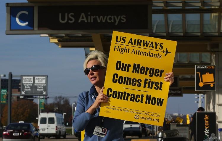 US Airways Flight Attendants Vote to Strike