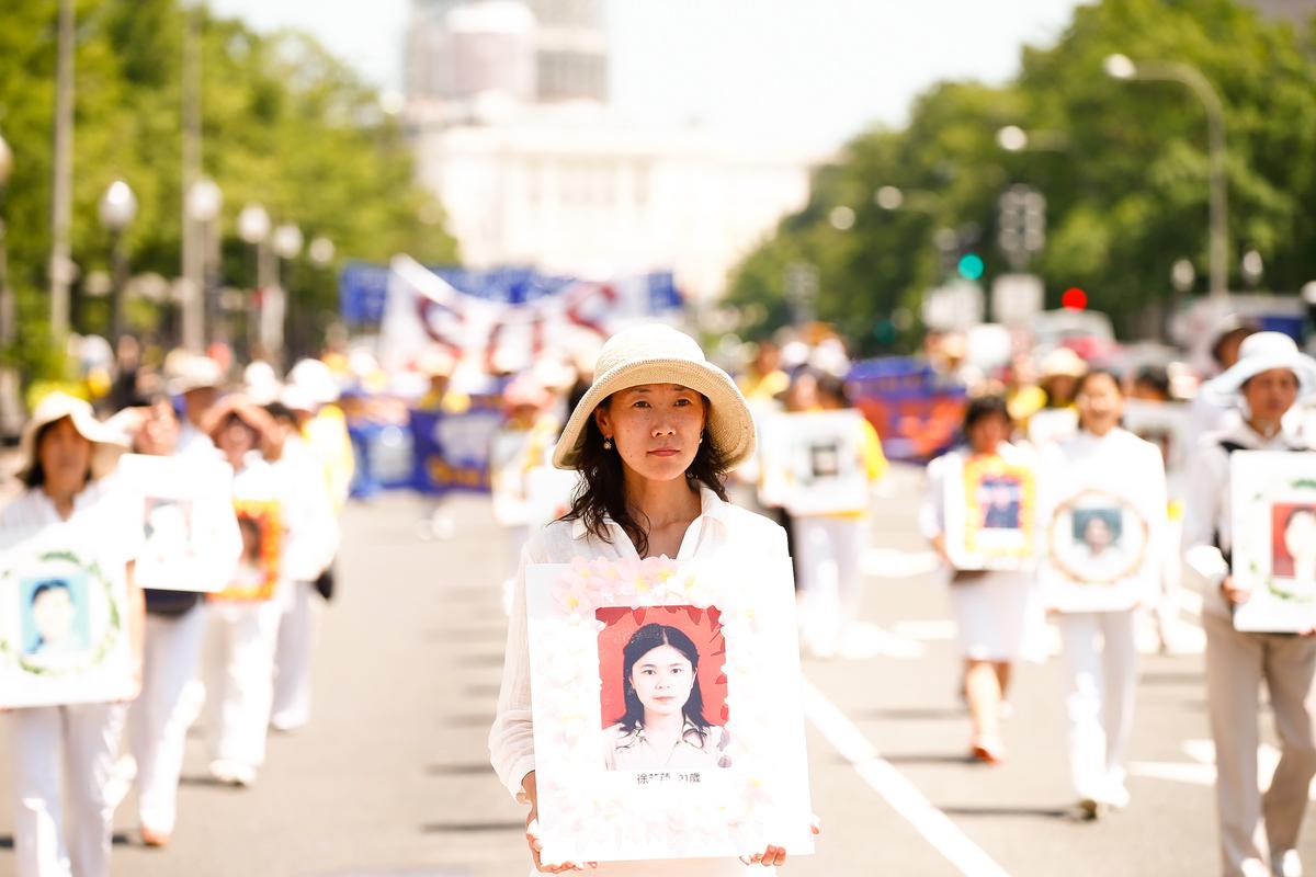 Falun Gong Parade in Capital Marks 16 Years of Persecution in China