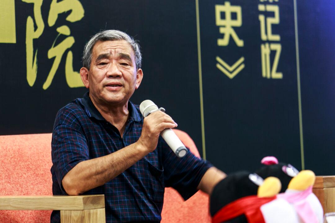 Esteemed Chinese Editor Quits Amid Political Pressure, but It’s Unclear Who’s Behind the Pressure