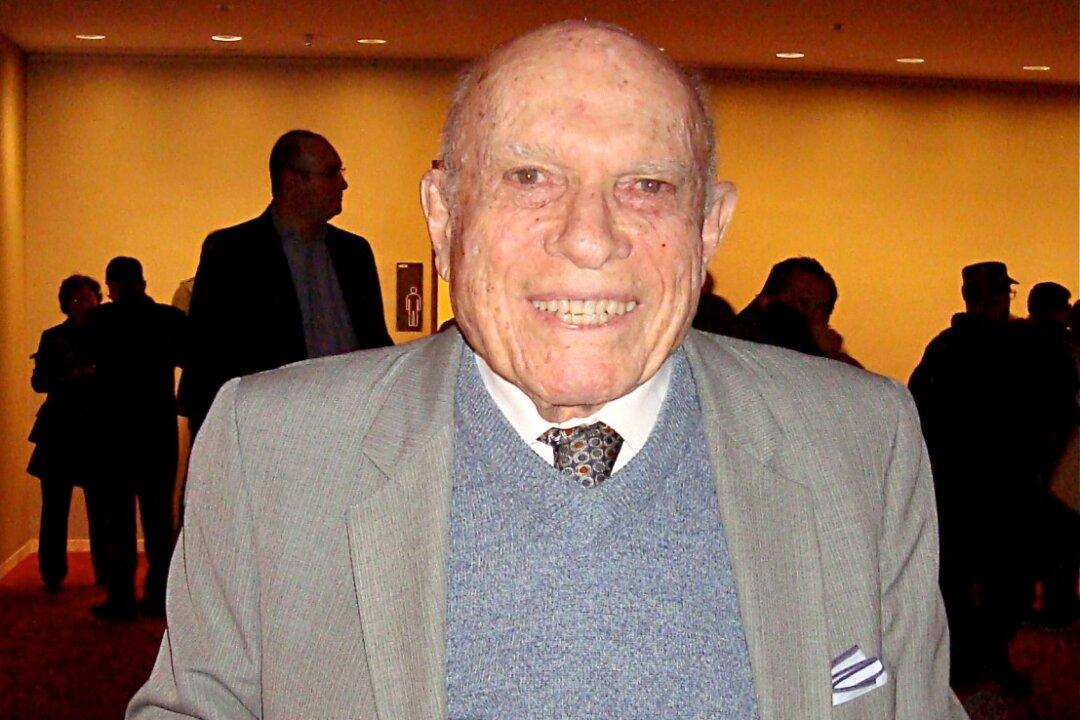 Leonard Sussman, Former Freedom House Director Impressed With Shen Yun’s ‘Active Spirit’