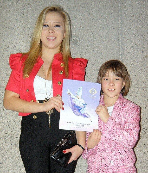 Dancer Impressed by Shen Yun’s Unique Synchronization