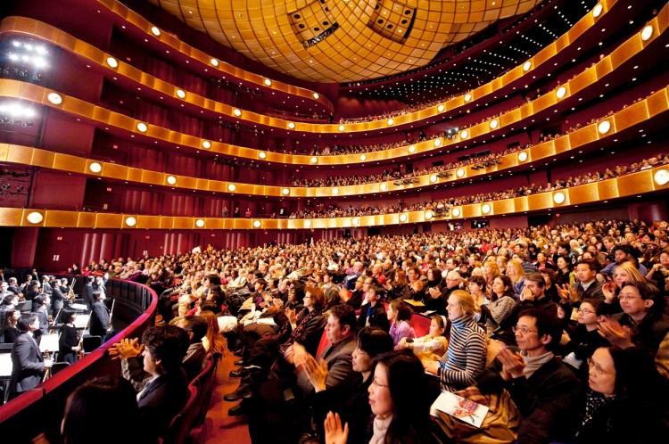 Shen Yun Enchanting Audiences Worldwide (9 of 9)