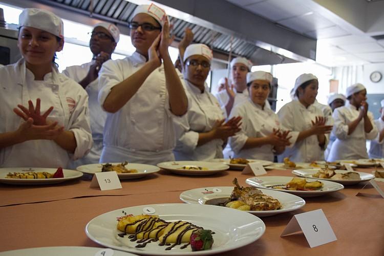 High-School Seniors Compete in Five-Star Kitchen
