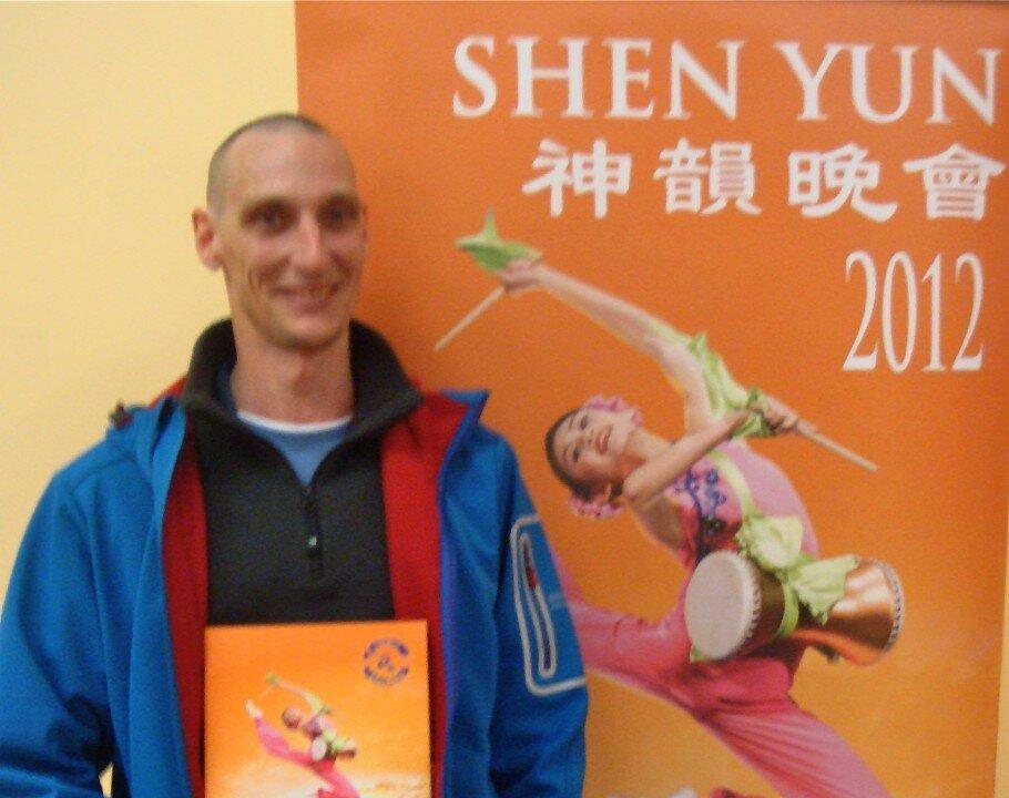 Hobbit Actor John Rawls Praises Shen Yun