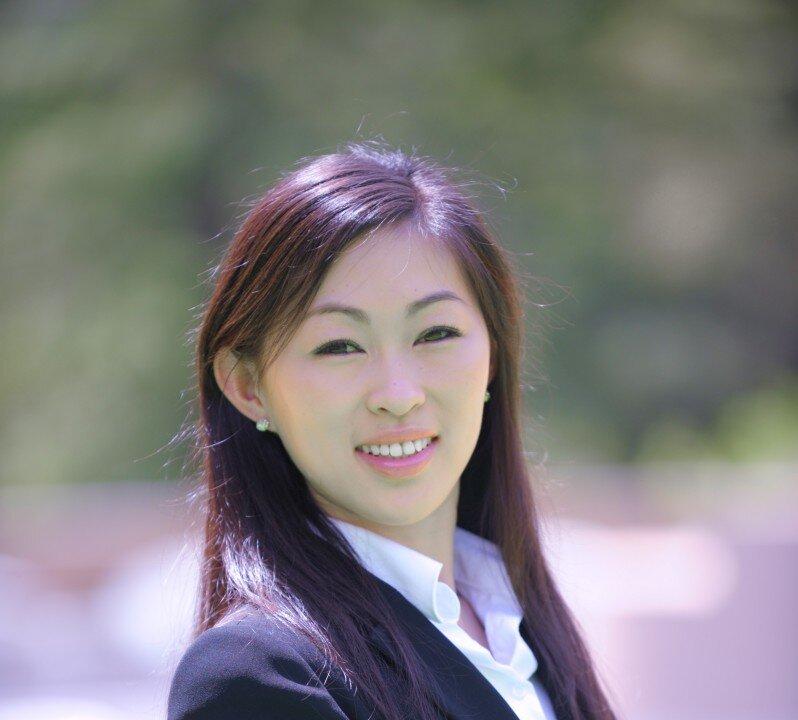 Artist Profile: Ms. Helen Shia