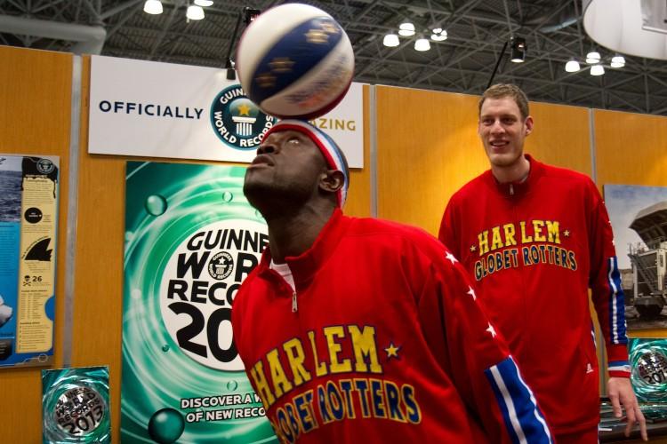Harlem Globetrotters Put on Show