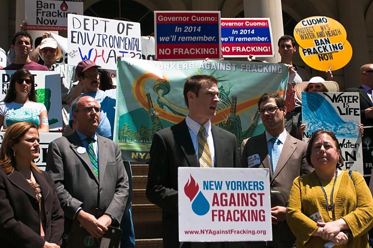 Environmental Group Confronts Cuomo on Fracking Stance