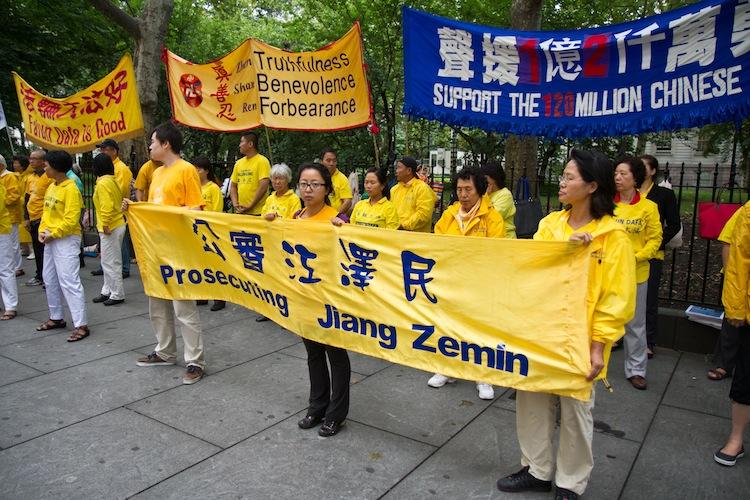 For Falun Gong, Peaceful Protests Persist