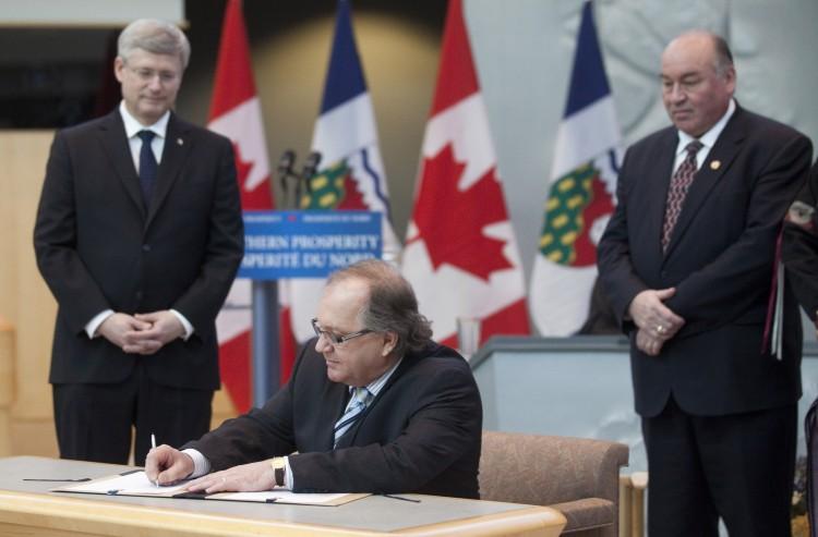 Ottawa, NWT Sign Devolution Agreement