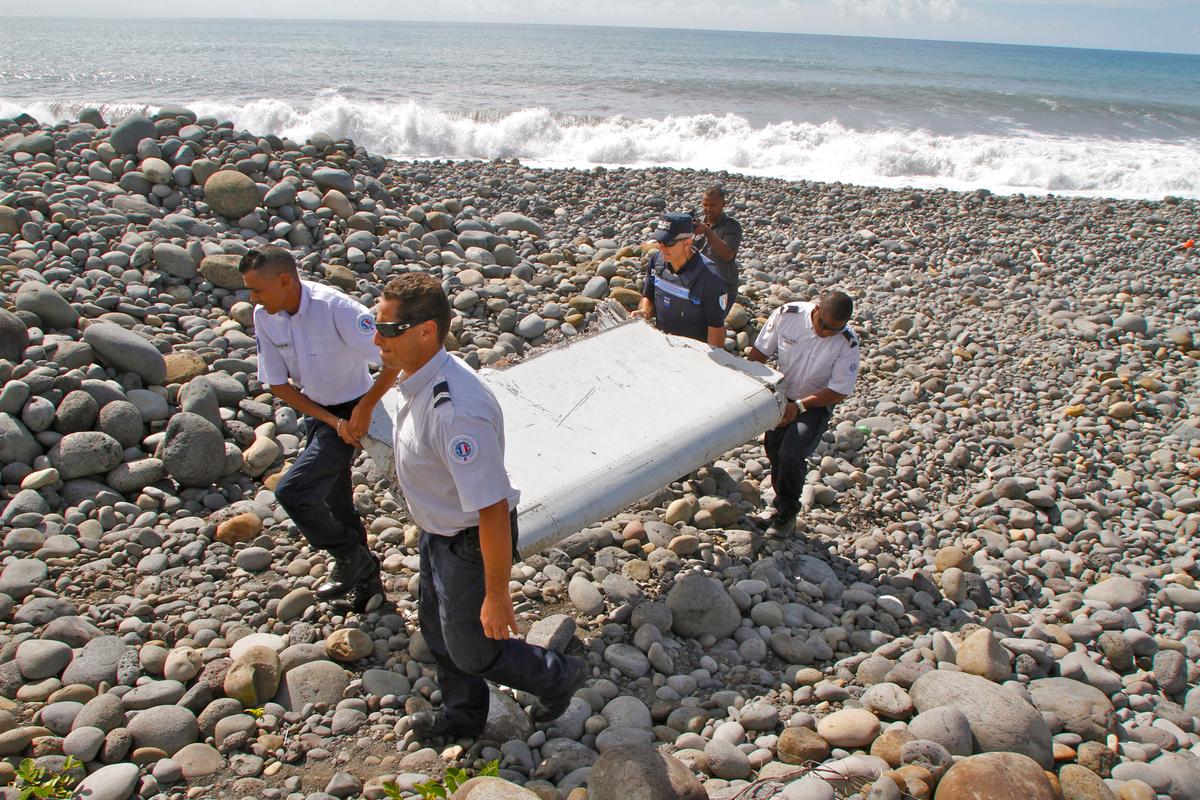 Suspected Flight 370 Wing Flap Arrives at French Facility