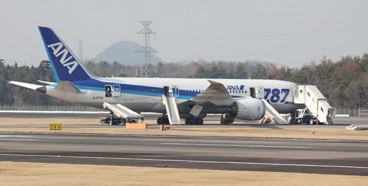 Japanese Airliners Ground Boeing 787s Over Smoke-Filled Landing