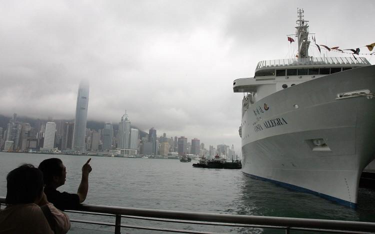 Cruise Ship Passengers to Fly Out of Seychelles