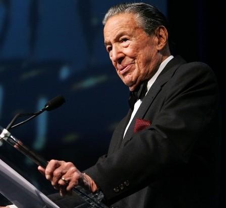 60 Minutes Icon Mike Wallace Dies at Age 93