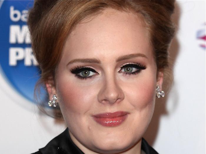 Adele’s ‘Hello’ Is 1st Song to Sell 1 Million in a Week