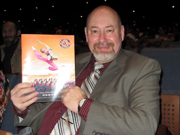 Business Owner Leaves Hockey Tickets Behind to Attend Shen Yun