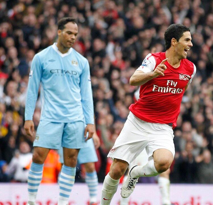 Manchester United Eight Points Clear as City Stumbles