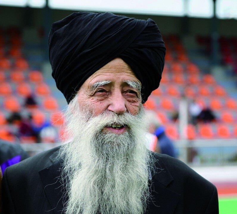 Record Setting Centenarian Sikh Runs in HK