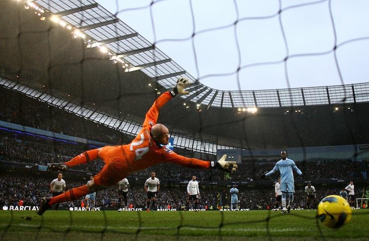 Manchester City Stay Top with Fortunate 3–2 Win Over Tottenham
