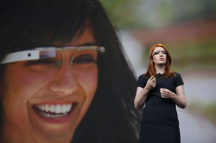 Bar Bans High Tech Glasses: Google Glass Privacy Issue
