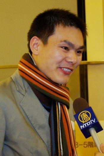 Chinese Atheist Moved to Believe in Gods