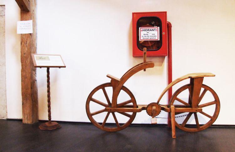 Leonardo da Vinci Drawings Give Lessons in Mechanics