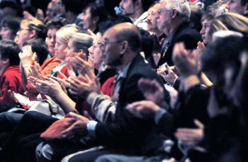 Shen Yun Entertains and Uplifts Adelaide