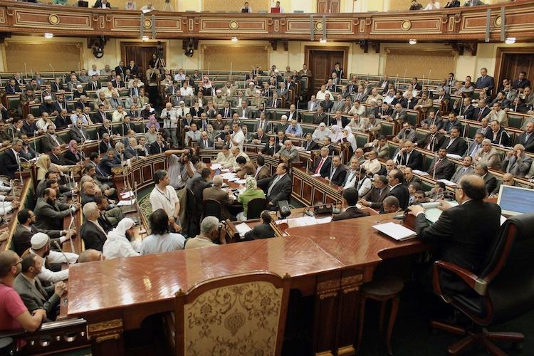 Morsi Convenes Egyptian Parliament, Flouting Court Ruling